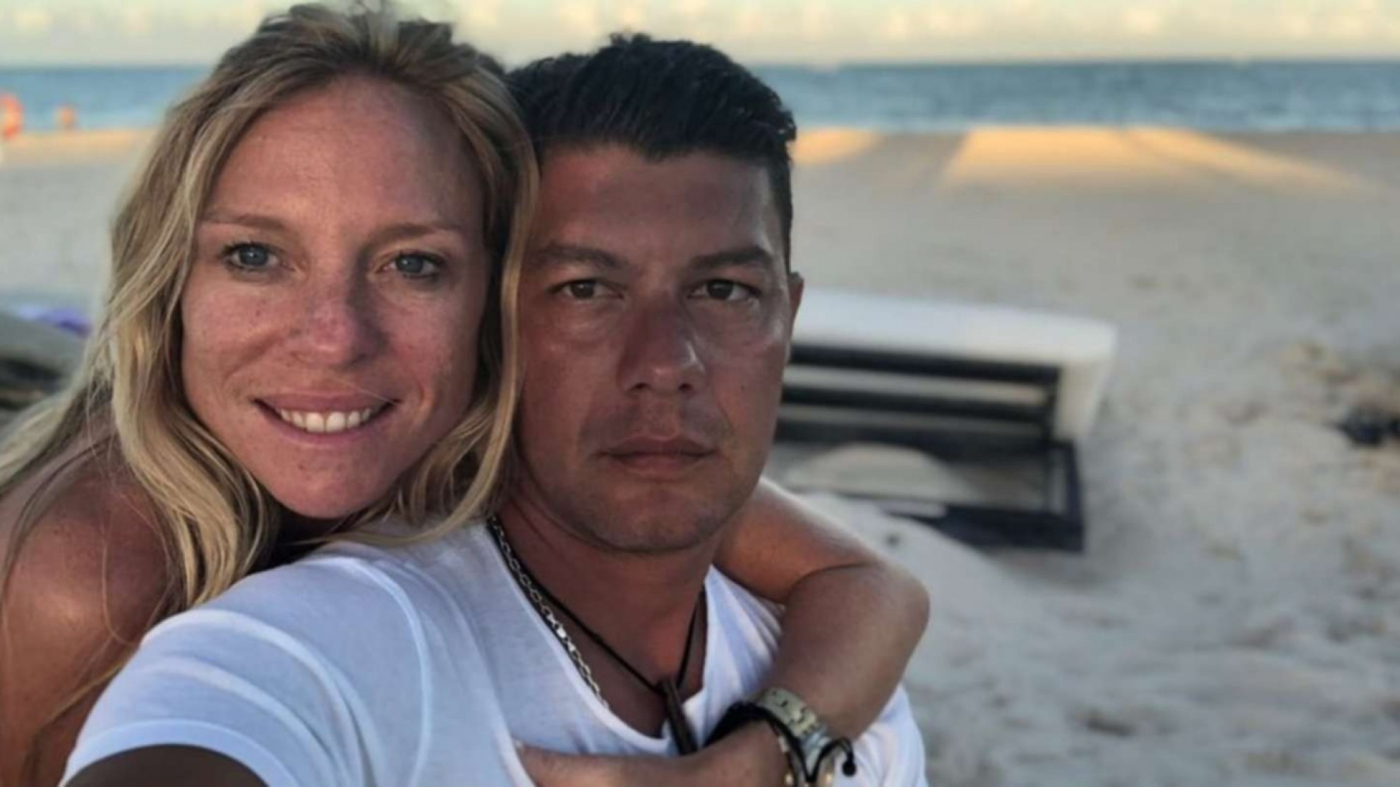 La sorprende publicación de la esposa de Battaglia tras el título de Boca: la fábula de “Las ranas en la crema”